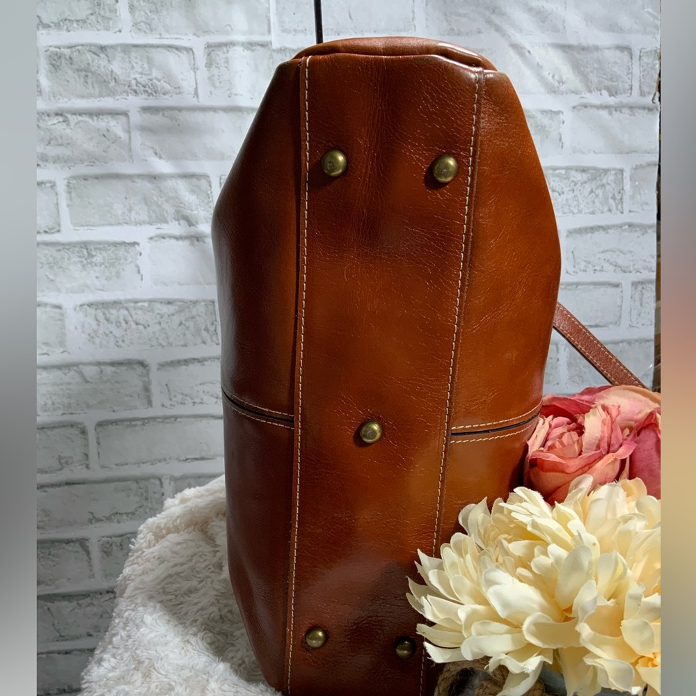 Patricia Nash Tan Leather Shoulder Bag - Picture 3 of 5